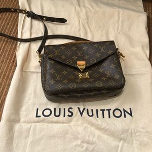 Louis Vuitton Pochette Métis Bag